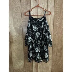Soprano Women’s Floral Print Black Romper Size M Cold Shoulder Sleeves